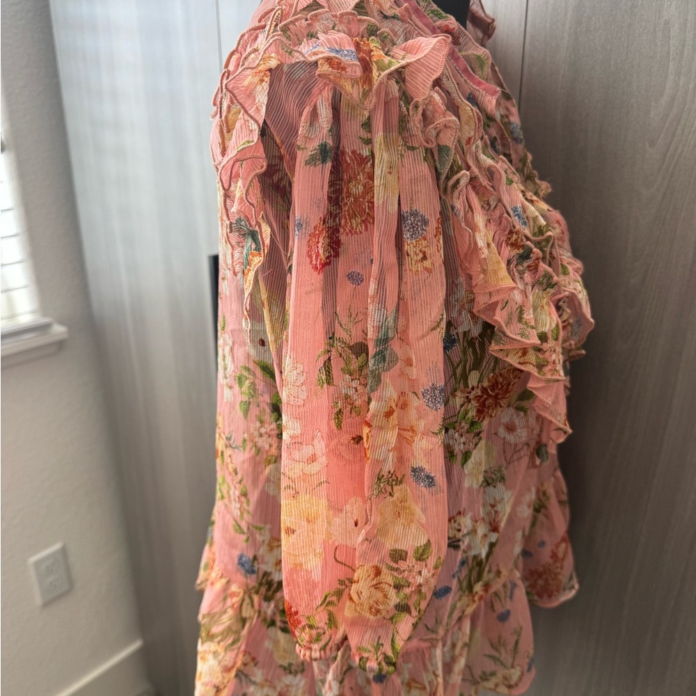 ‼️‼️FINAL SALE ‼️‼️Pink plunge v-neck blouse with 3/4 sleeves and ruffled peplum - Picture 3 of 14